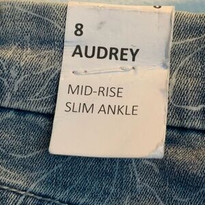 NWT Audrey Denim mid Rise Skinny Jeans